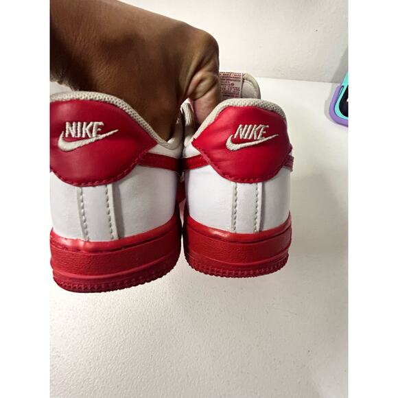 Kids Youth Air Force Ones Size 2y Red and White NO LACES NEEDS CLEANING - Picture 4 of 5
